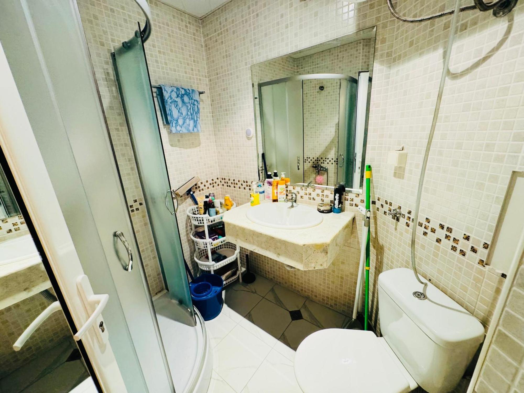 Victoria Two Bedroom Sunny *